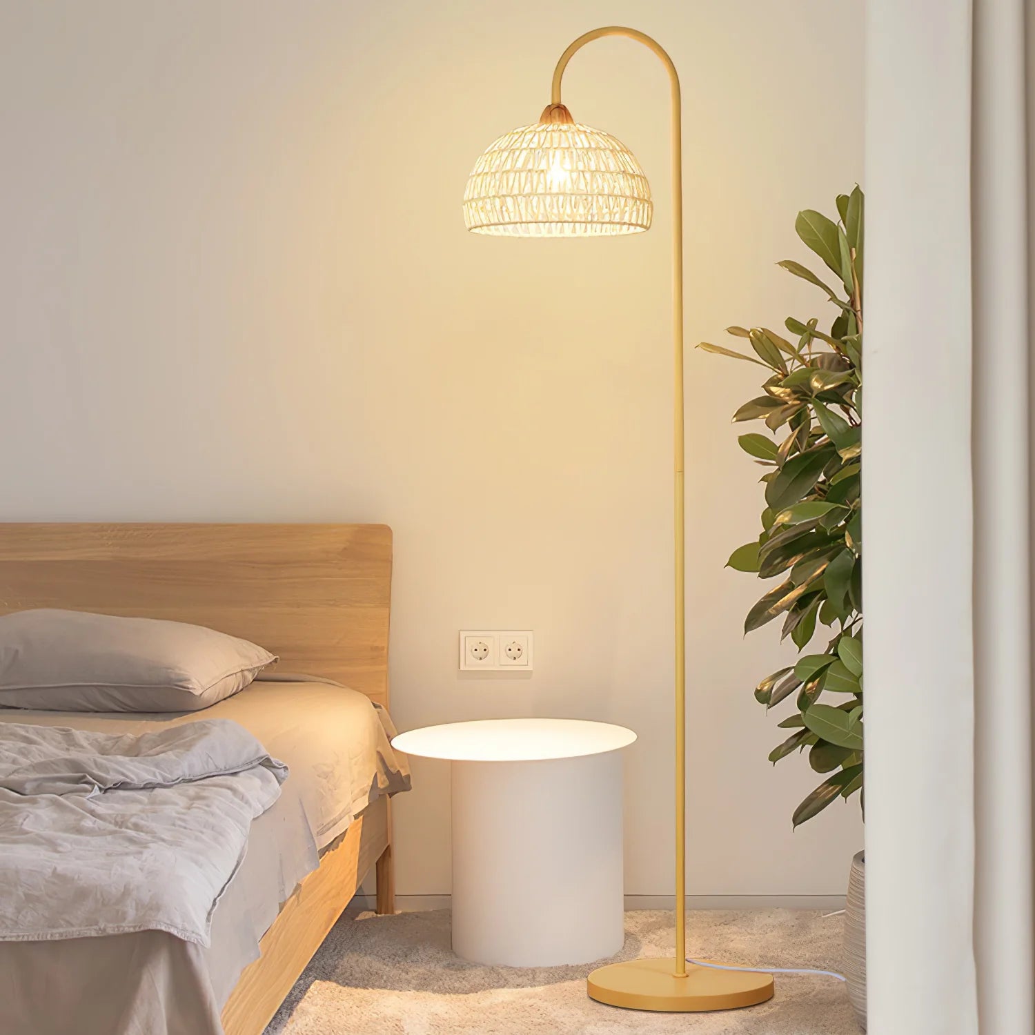Rattan Arch Floor Lamp - Yiarolight