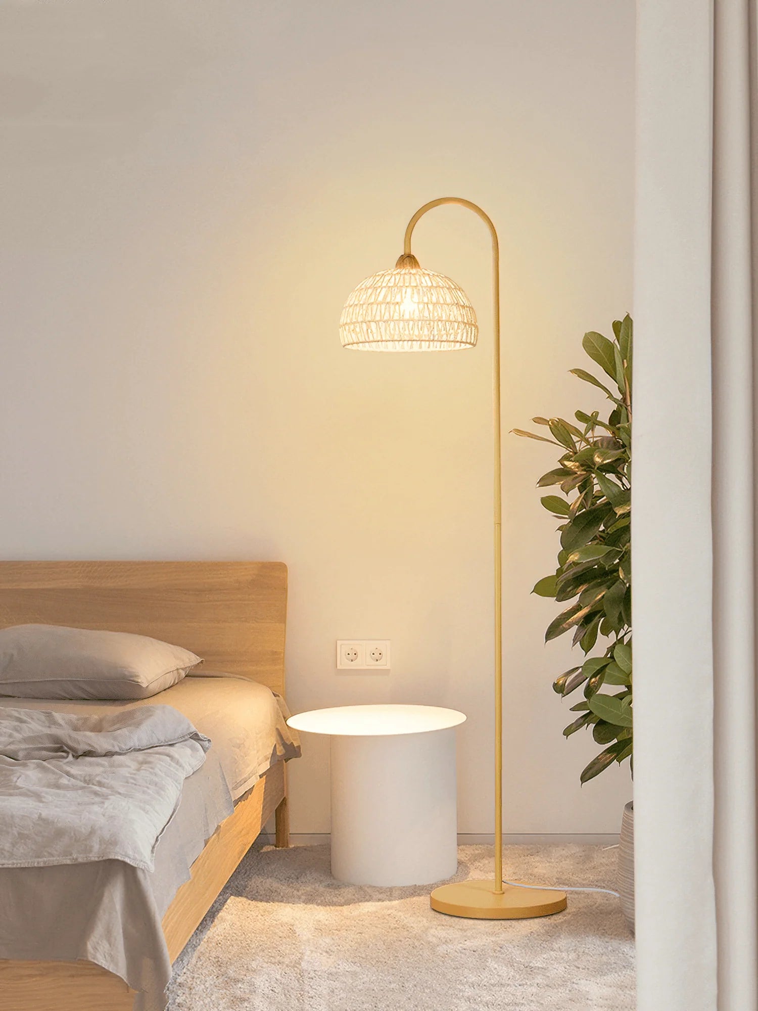Rattan Arch Floor Lamp - Yiarolight