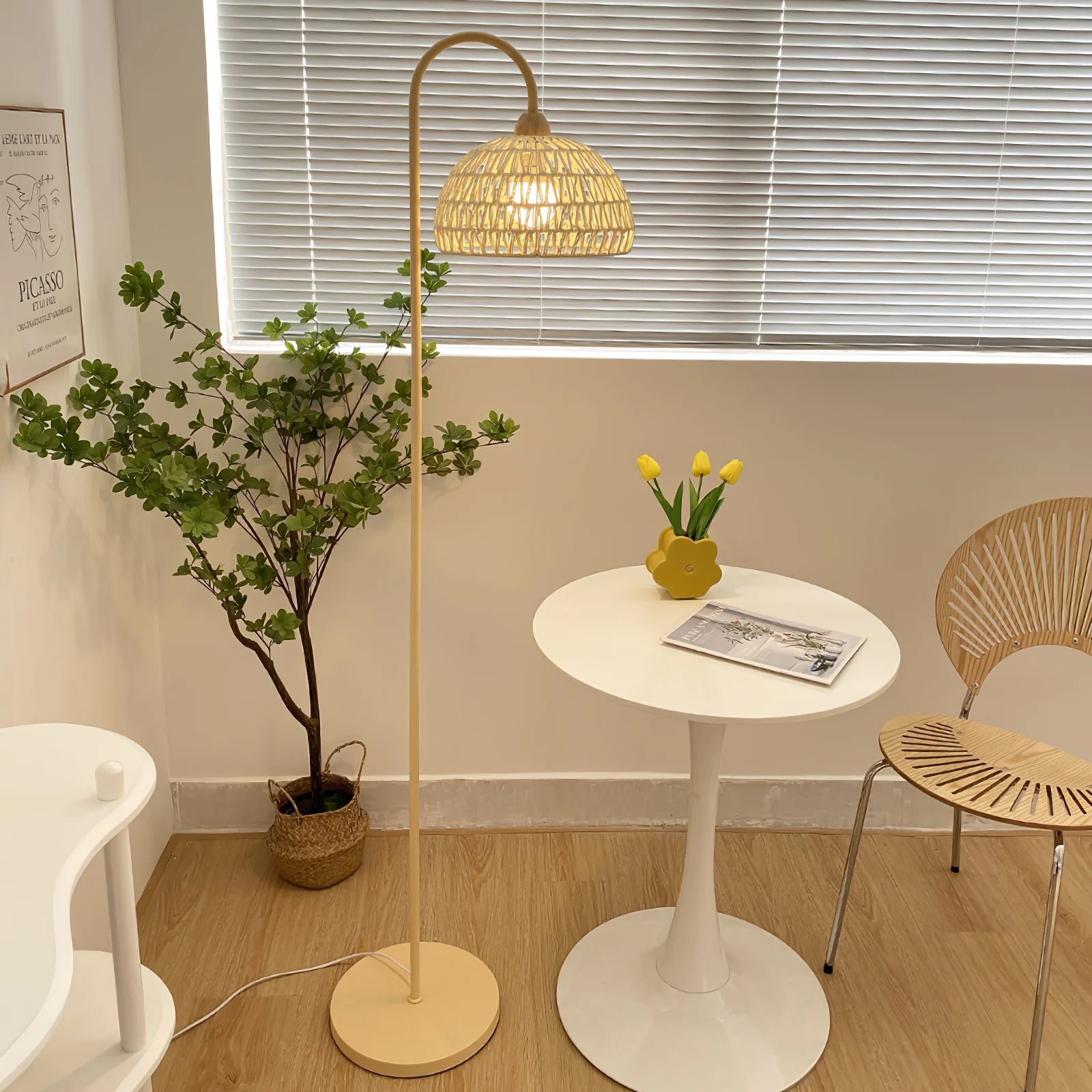 Rattan Arch Floor Lamp - Yiarolight