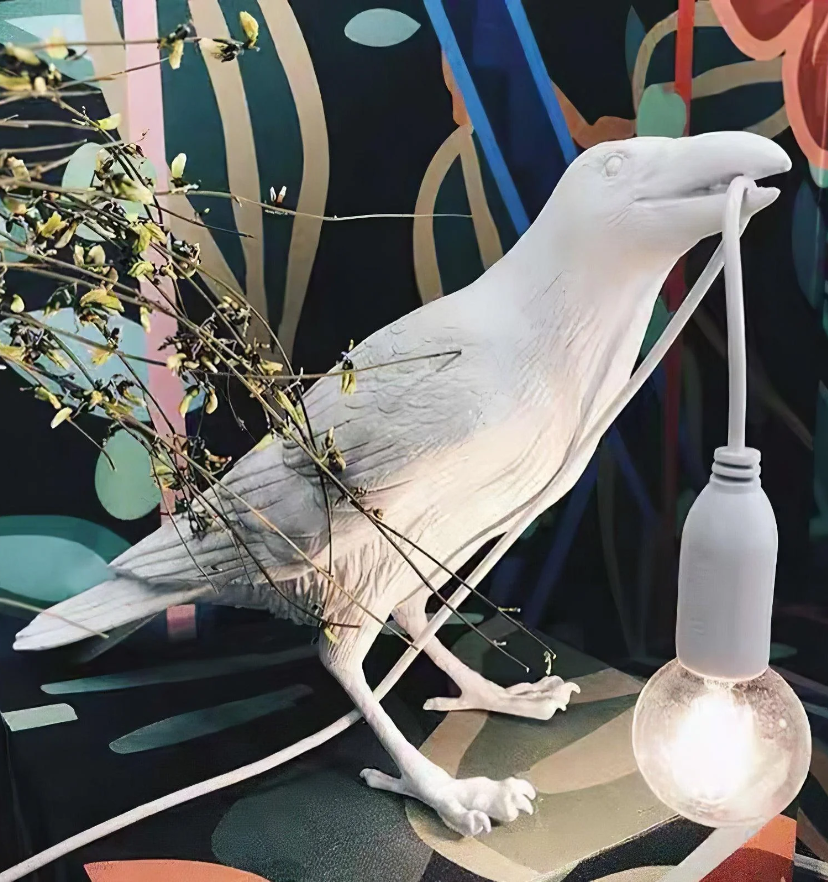 Raven Resin Table Lamp - Yiarolight