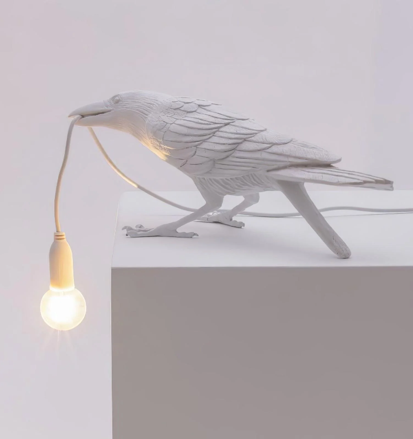 Raven Resin Table Lamp - Yiarolight