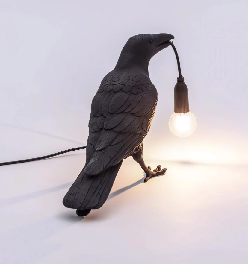 Raven Resin Table Lamp - Yiarolight