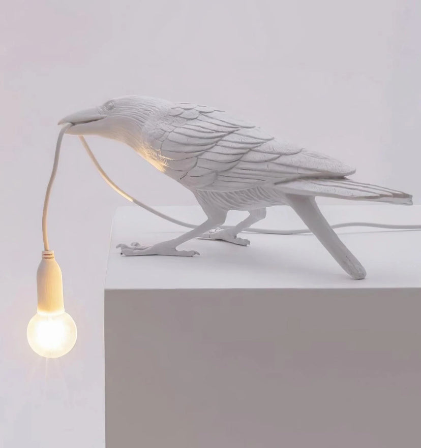 Raven Resin Table Lamp - Yiarolight