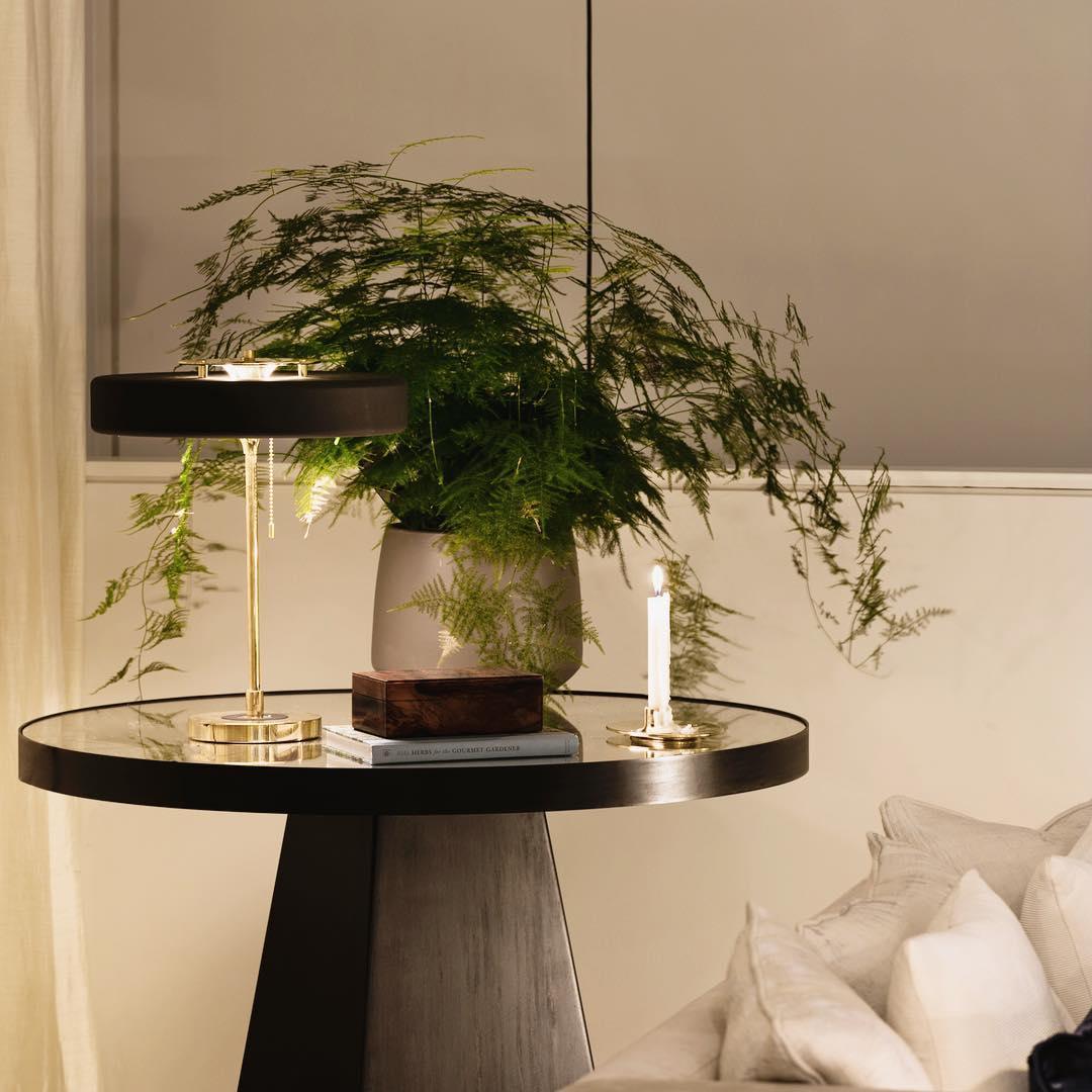 Revolve Table Lamp - Yiarolight