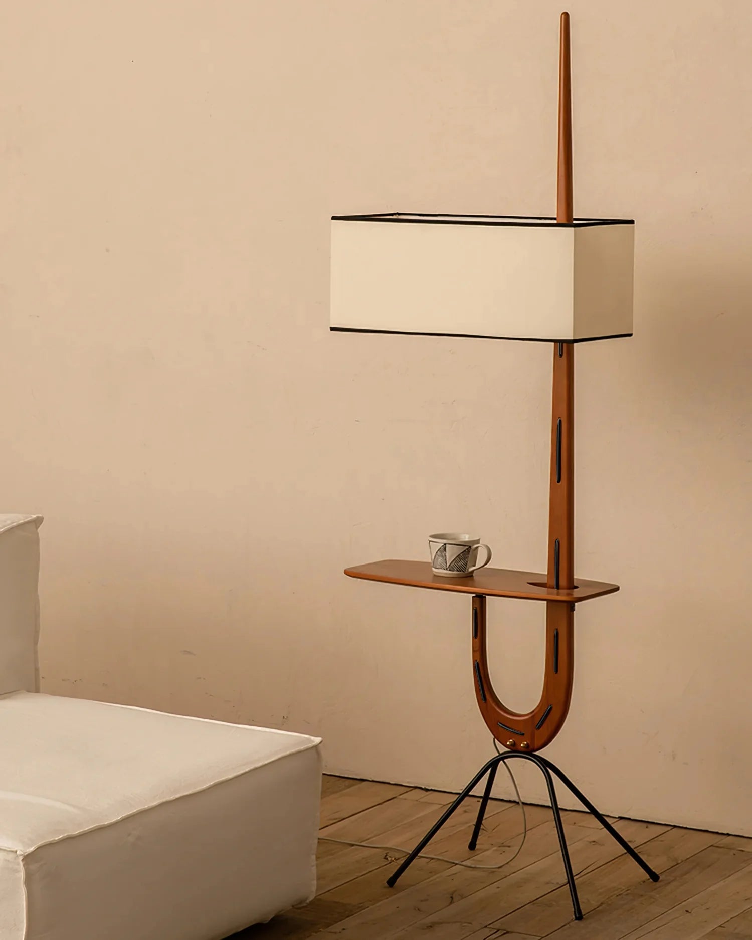 Rispal Giraffe Floor Lamp - Yiarolight