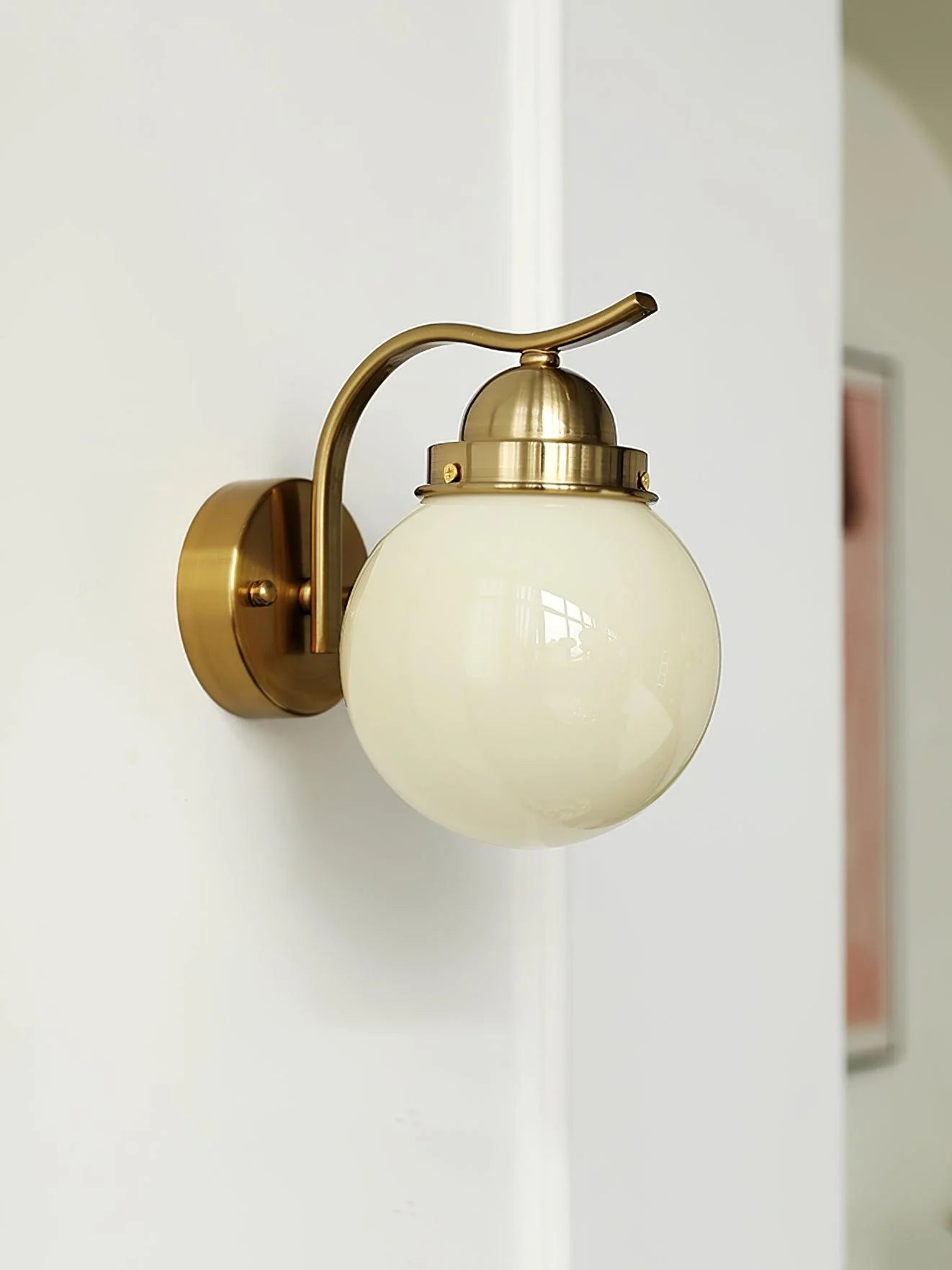 Ryttenberg Wall Lamp - Yiarolight