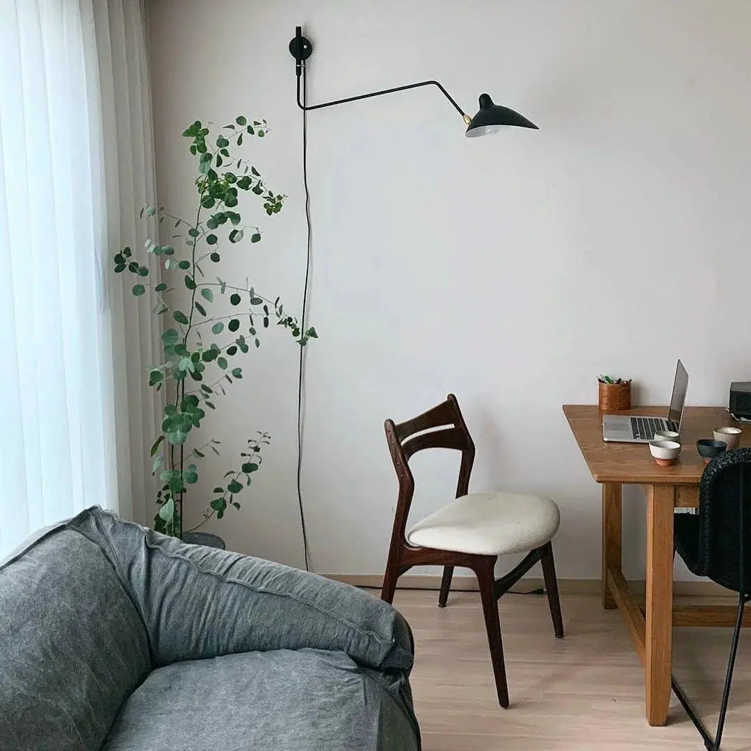 Serge Mouille Plug-in Wall Sconce - Yiarolight