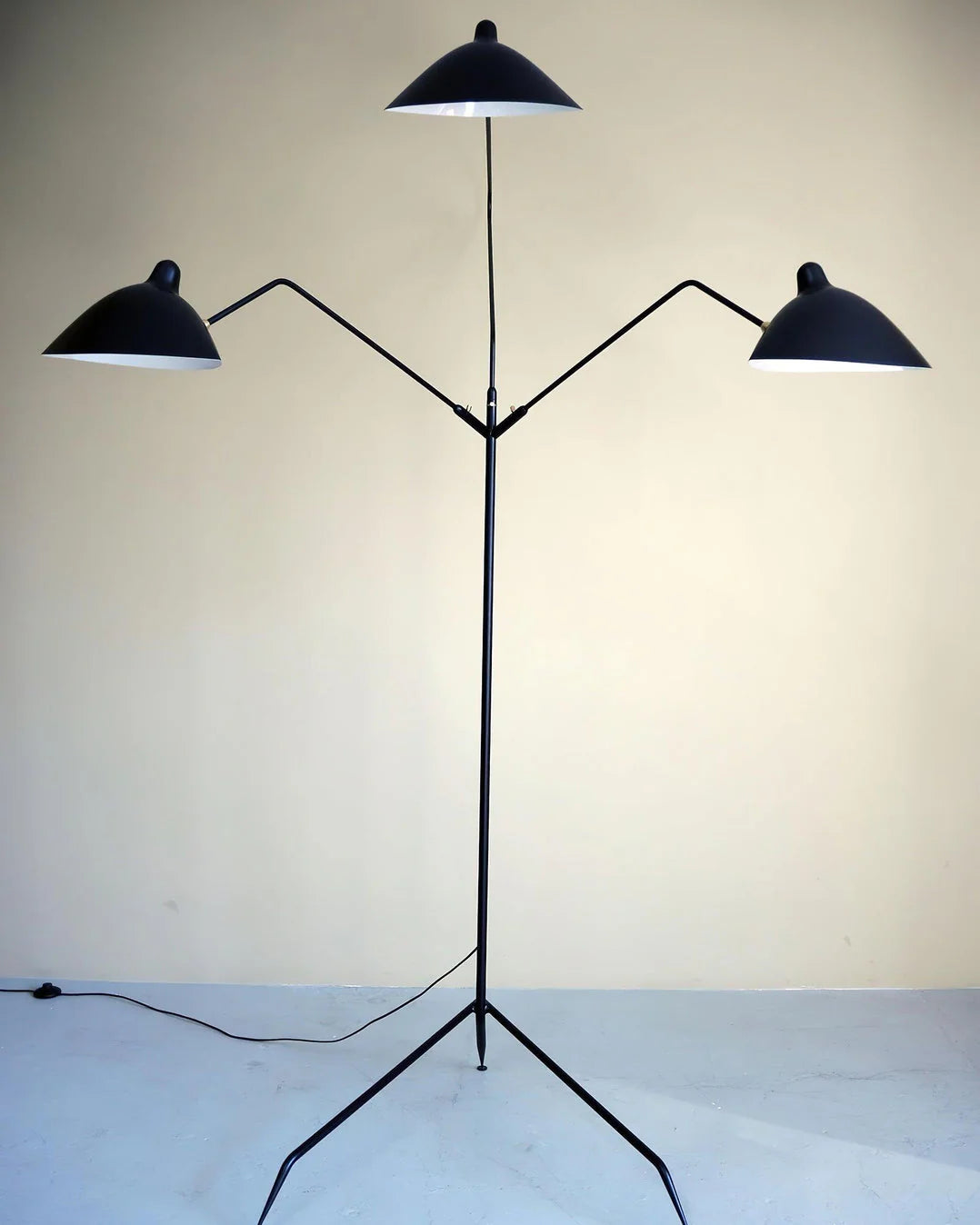 Serge Mouille Floor Lamp - Yiarolight
