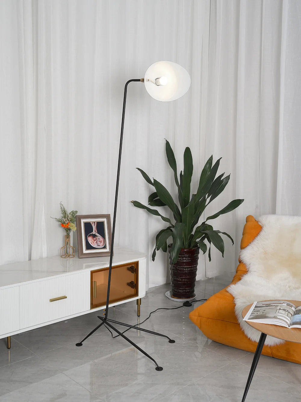 Serge Mouille Floor Lamp - Yiarolight
