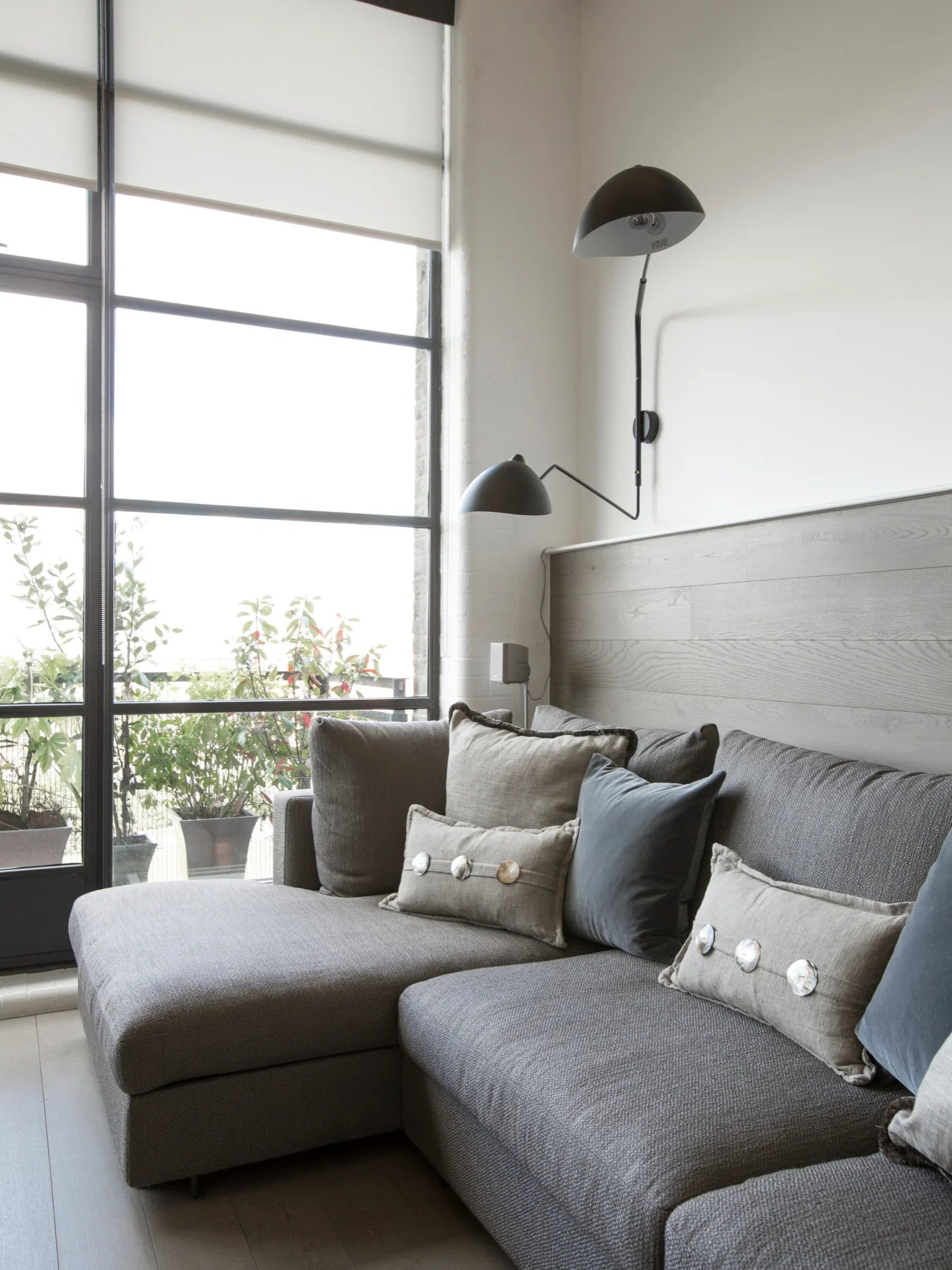 Serge Mouille Wall Lamp - Yiarolight