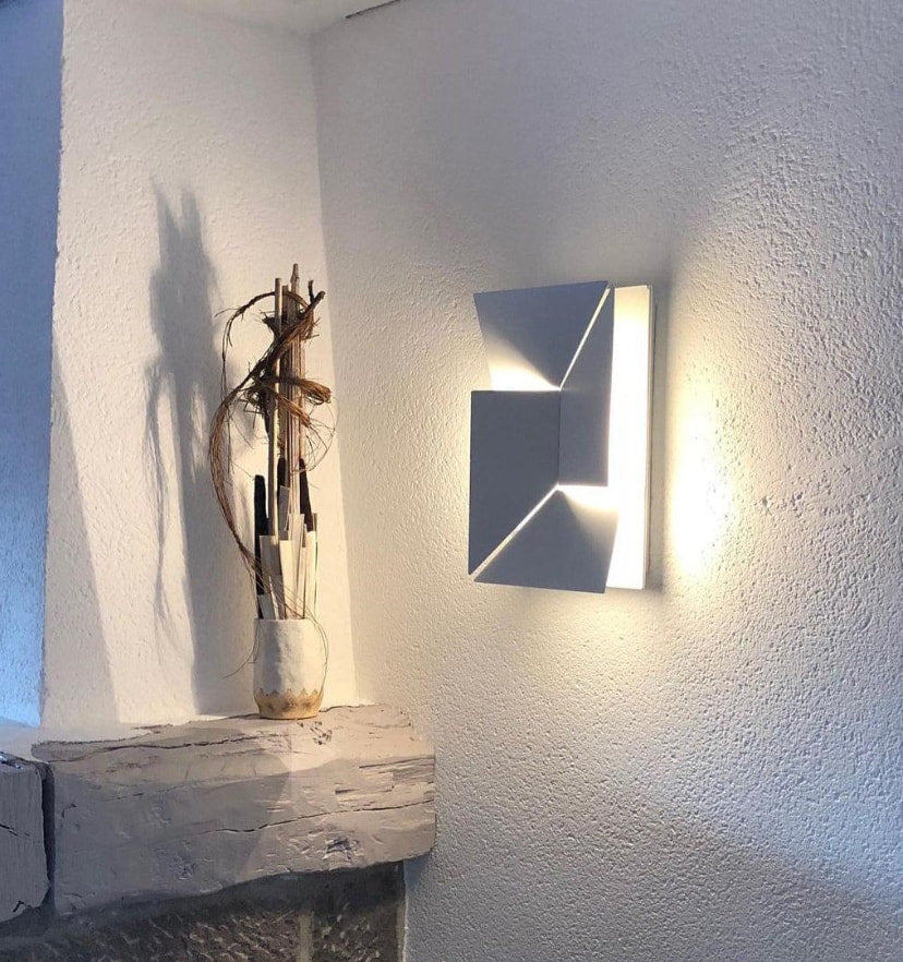 Shadows Wall Lamp - Yiarolight