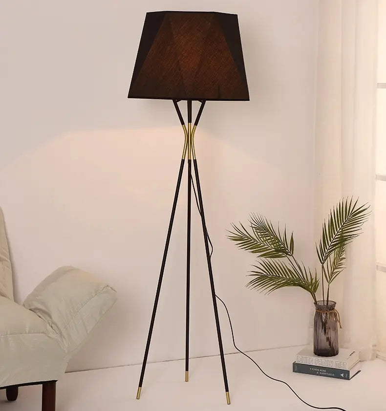 Solitaire Floor Lamp - Yiarolight