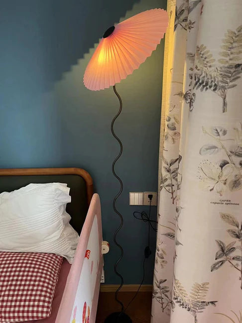 Squiggle Floor Lamp - Yiarolight