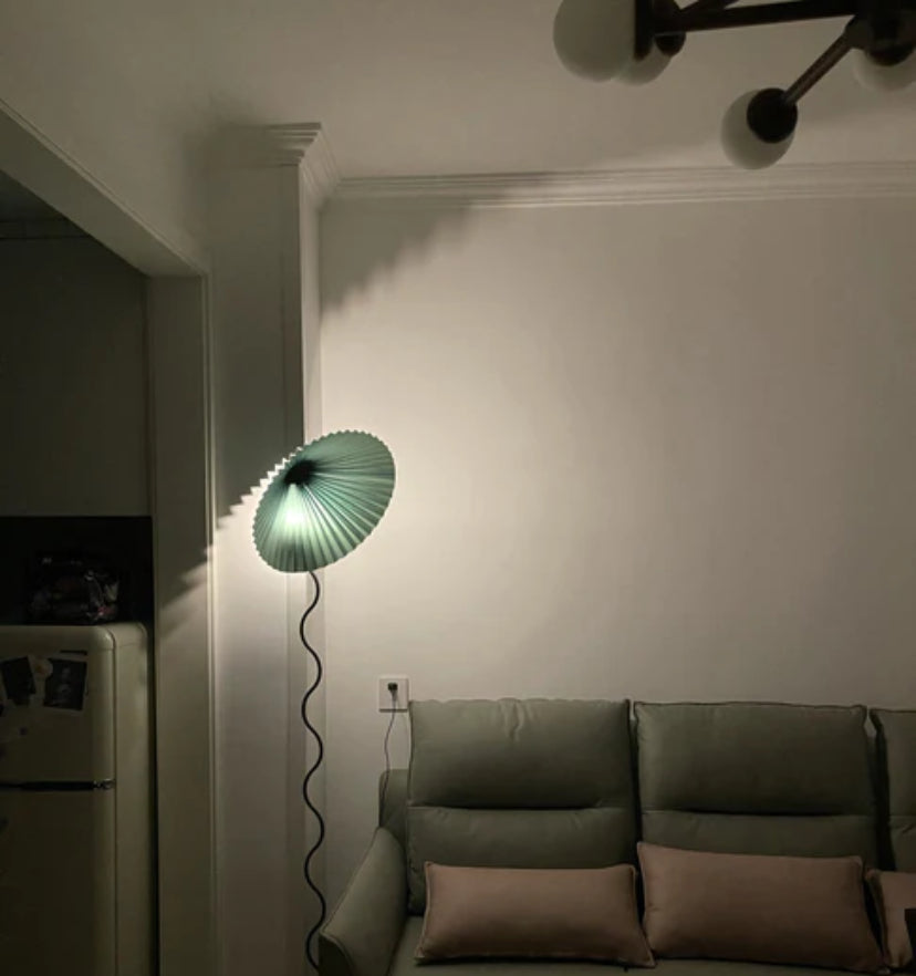 Squiggle Floor Lamp - Yiarolight