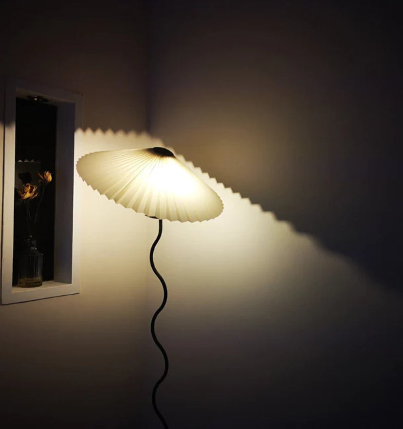 Squiggle Floor Lamp - Yiarolight
