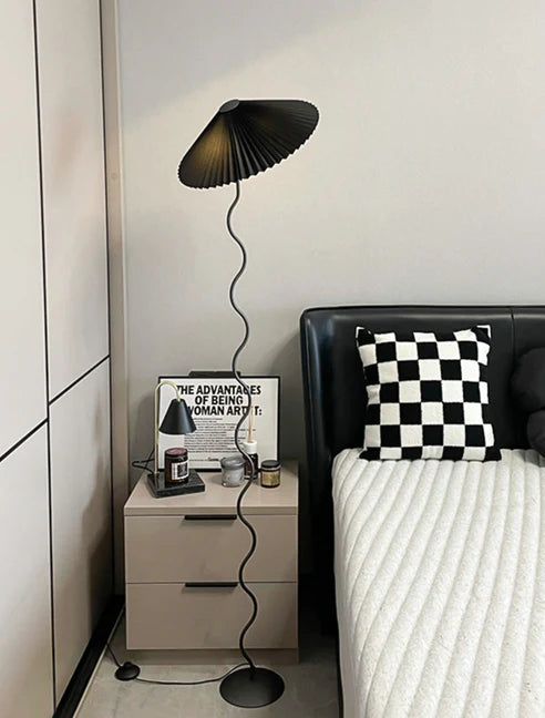 Squiggle Floor Lamp - Yiarolight
