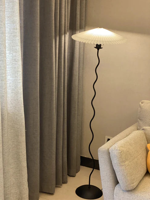 Squiggle Floor Lamp - Yiarolight