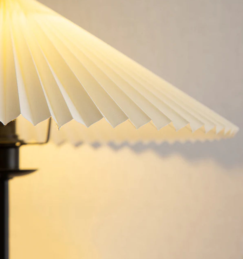 Squiggle Floor Lamp - Yiarolight