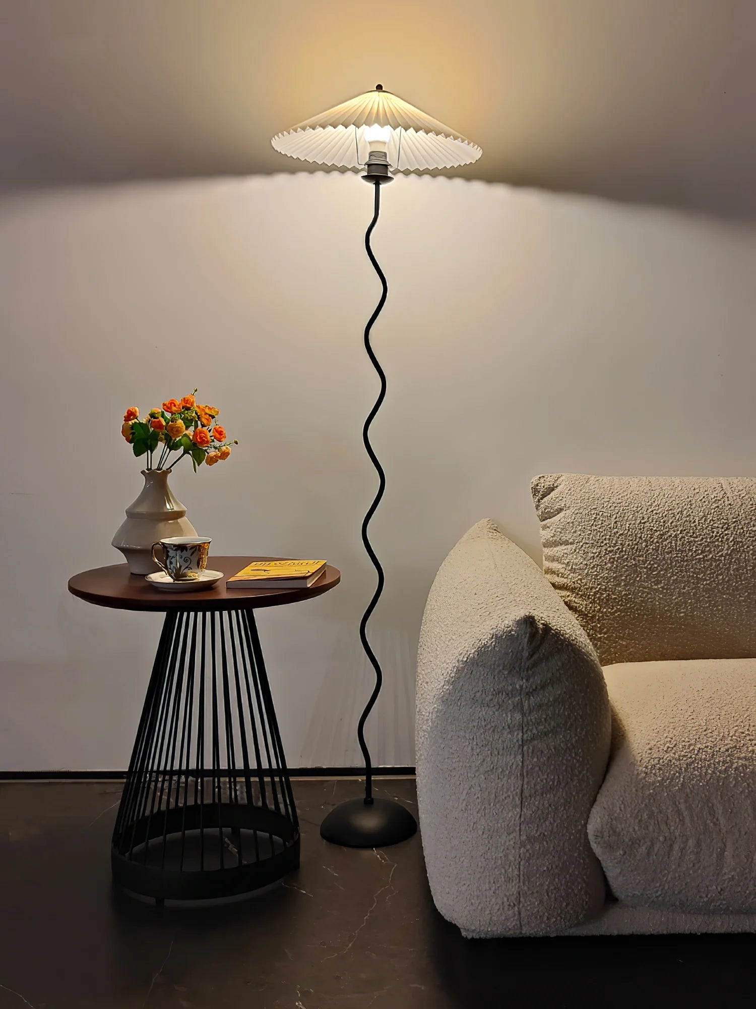 Squiggle Floor Lamp - Yiarolight