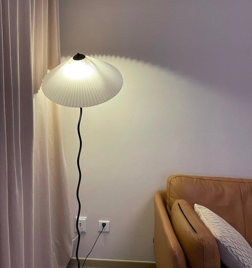 Squiggle Floor Lamp - Yiarolight