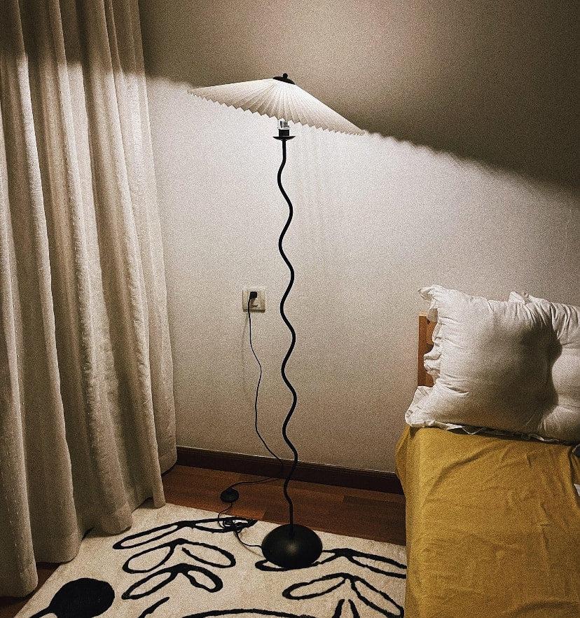 Squiggle Floor Lamp - Yiarolight