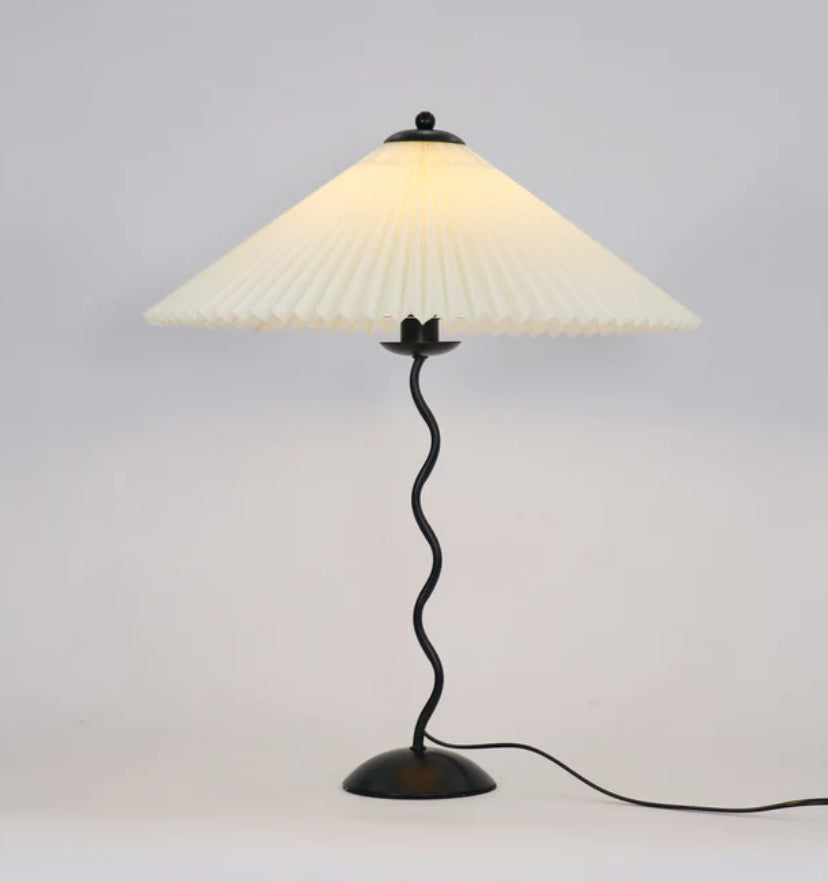Squiggle Table Lamp - Yiarolight