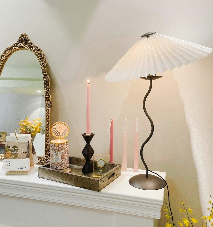 Squiggle Table Lamp - Yiarolight