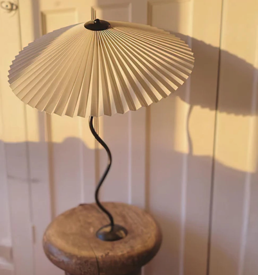 Squiggle Table Lamp - Yiarolight