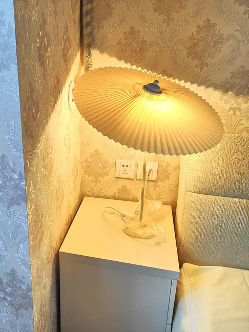 Squiggle Table Lamp - Yiarolight