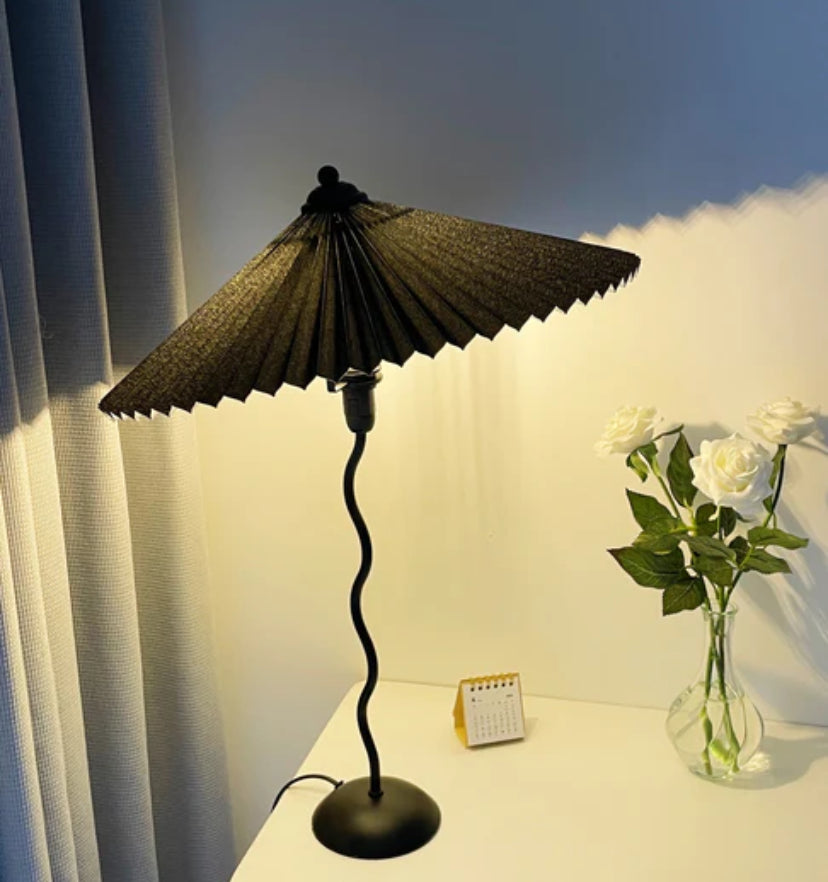 Squiggle Table Lamp - Yiarolight