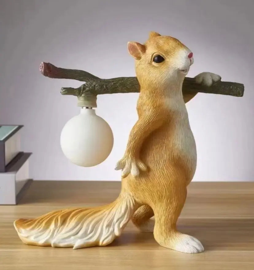 Squirrel Table Lamp - Yiarolight