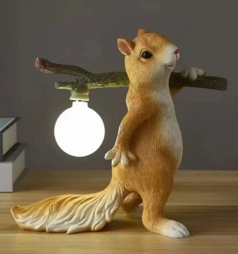 Squirrel Table Lamp - Yiarolight