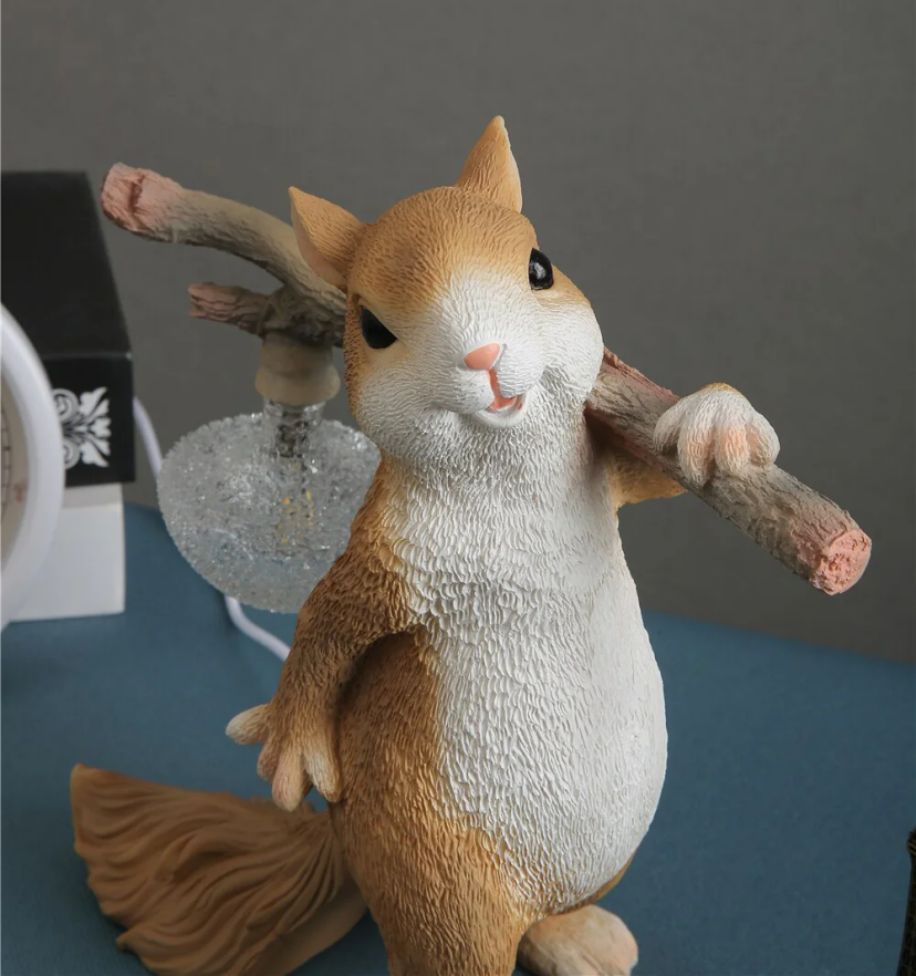 Squirrel Table Lamp - Yiarolight