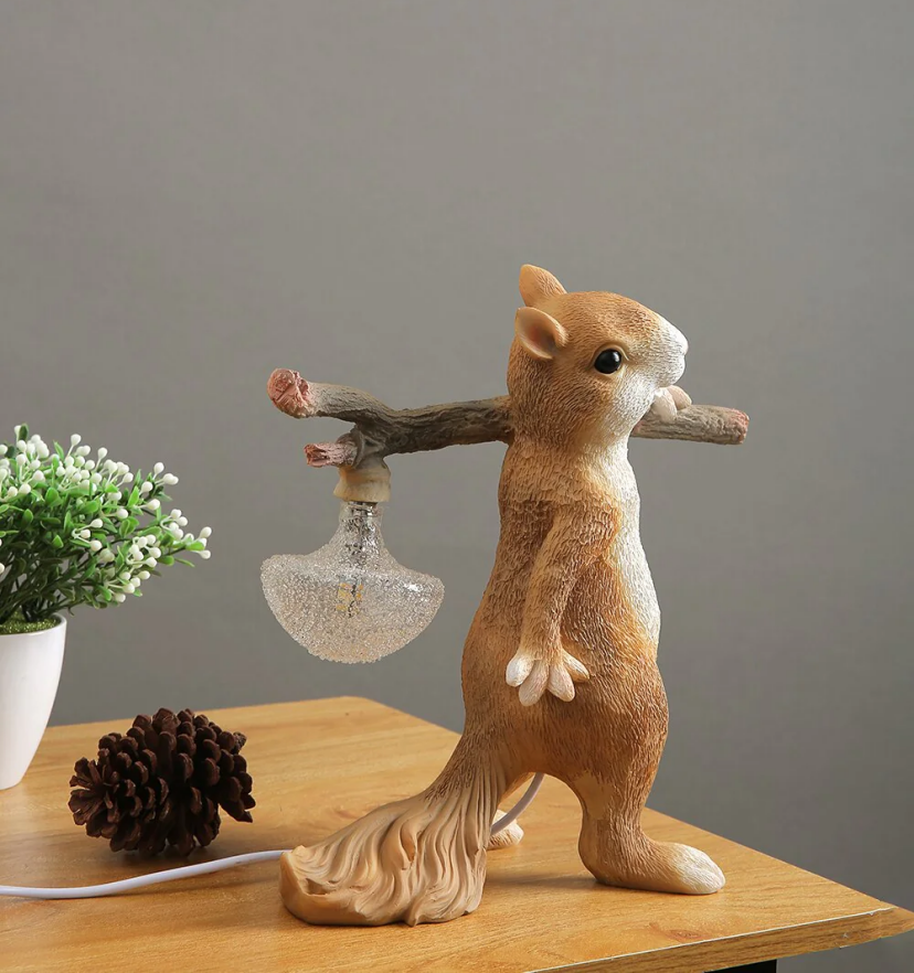 Squirrel Table Lamp - Yiarolight