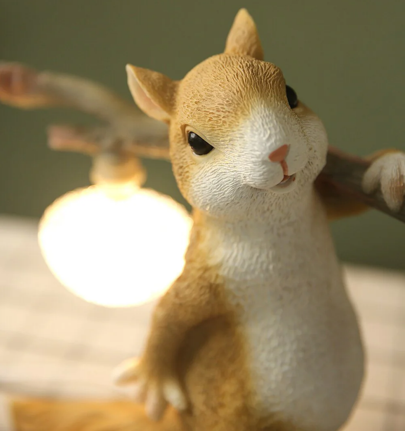 Squirrel Table Lamp - Yiarolight
