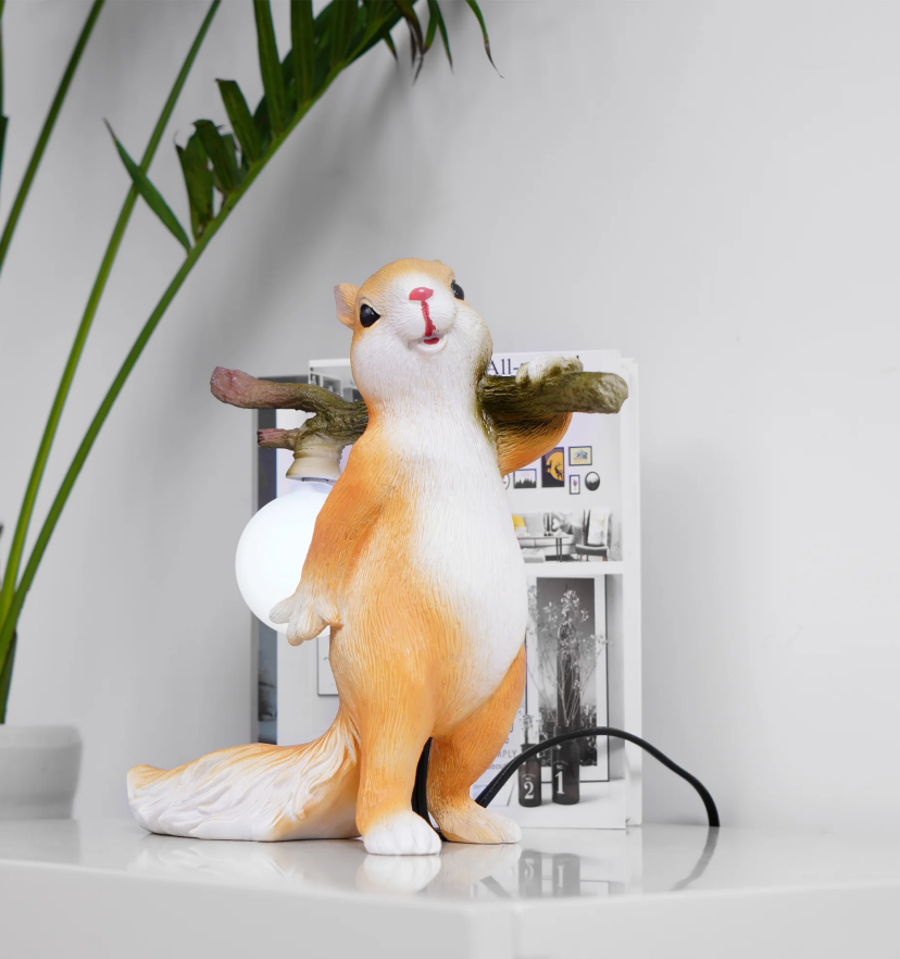 Squirrel Table Lamp - Yiarolight