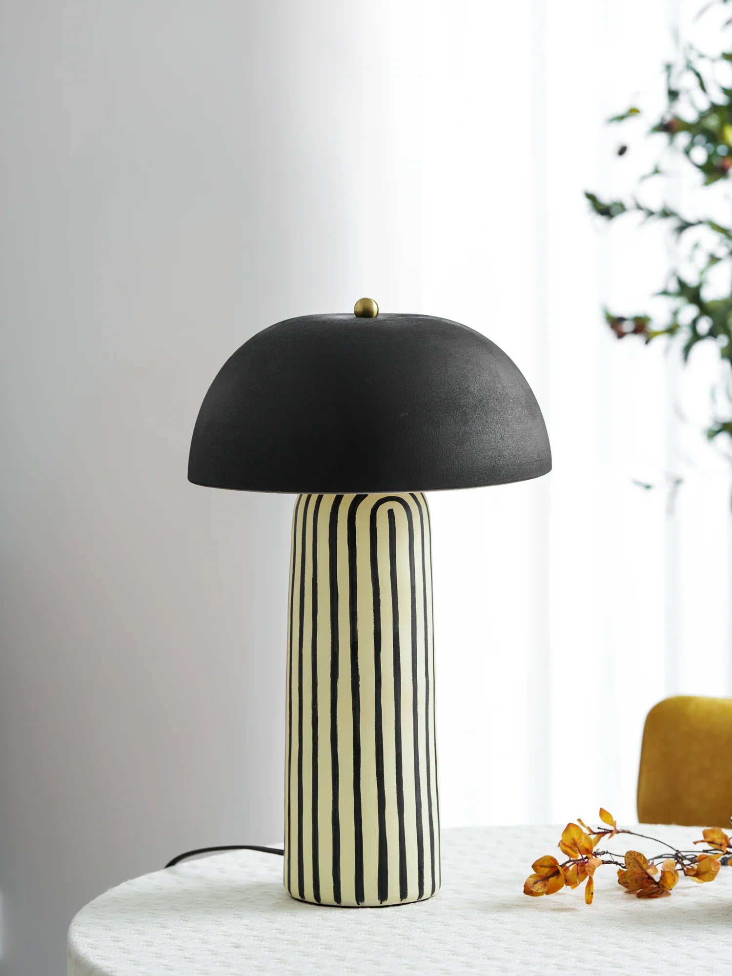 Stria Table Lamp - Yiarolight