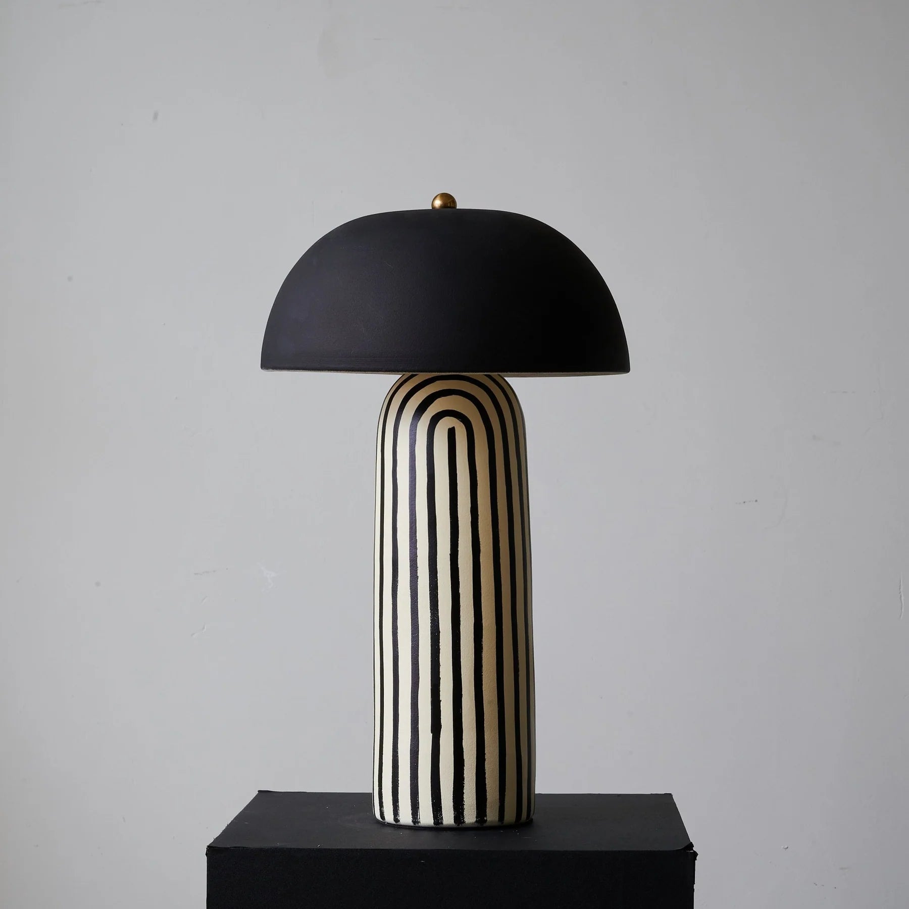 Stria Table Lamp - Yiarolight