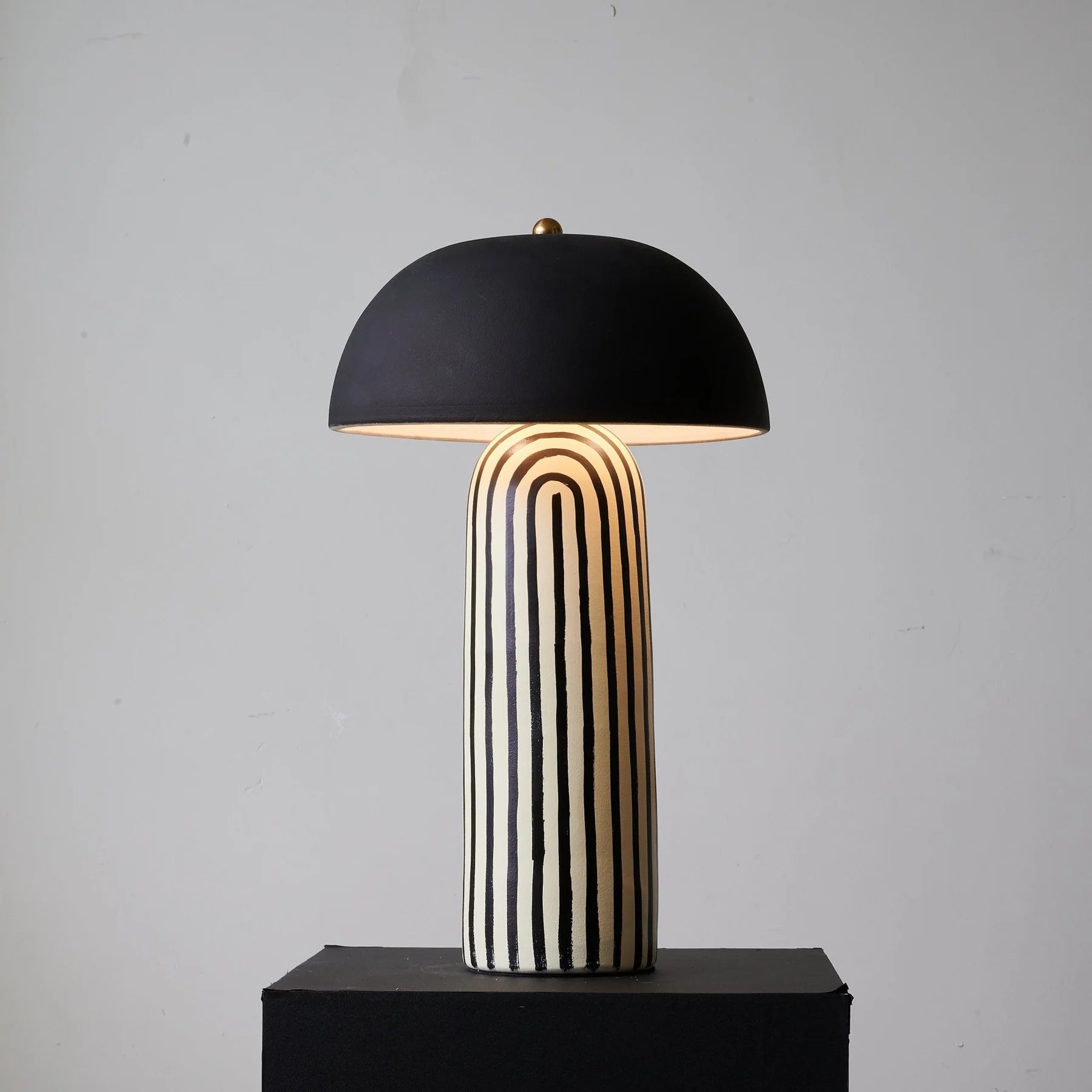 Stria Table Lamp - Yiarolight