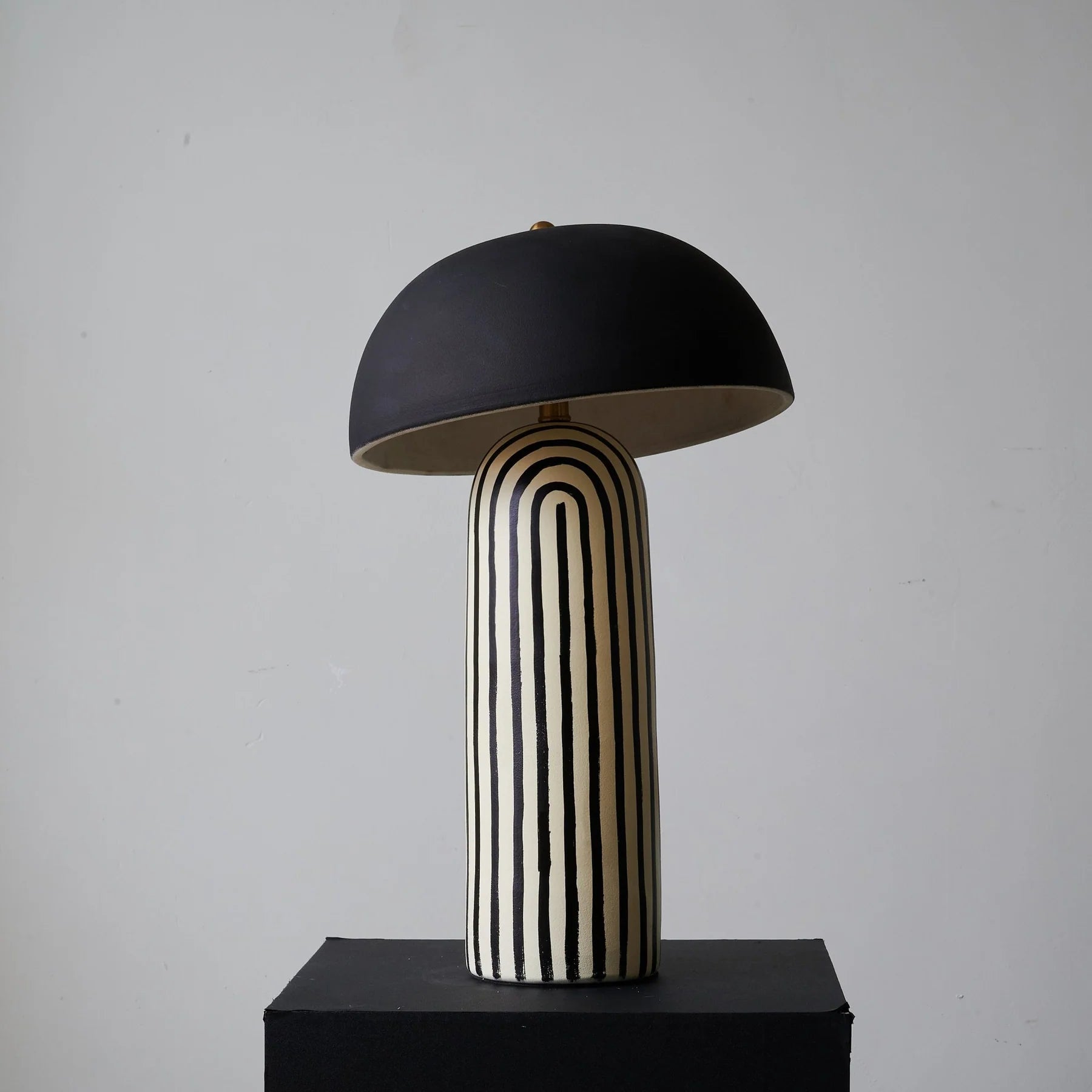 Stria Table Lamp - Yiarolight