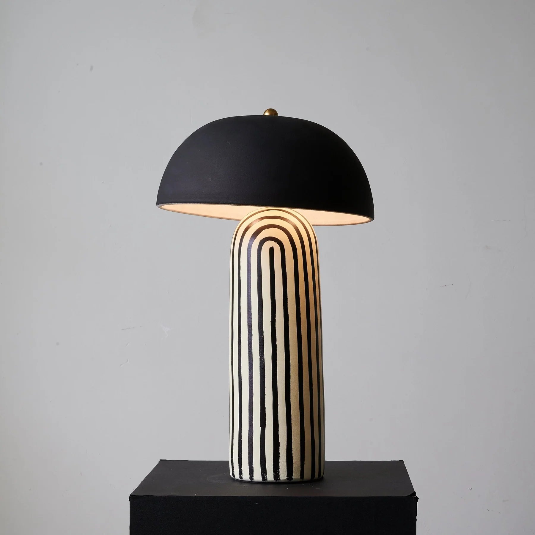 Stria Table Lamp - Yiarolight