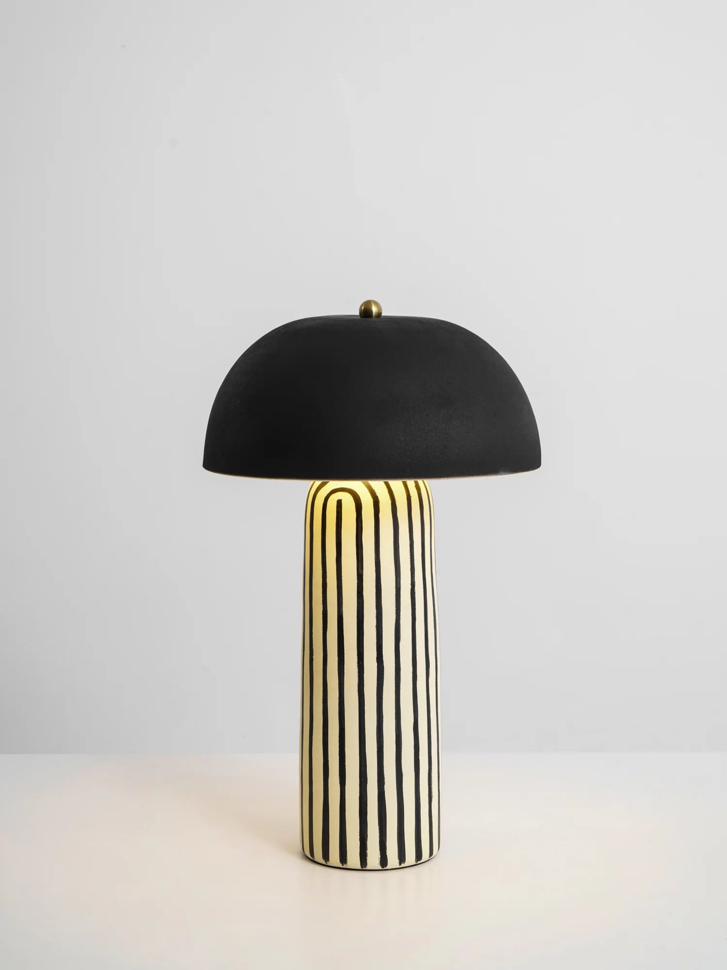 Stria Table Lamp - Yiarolight