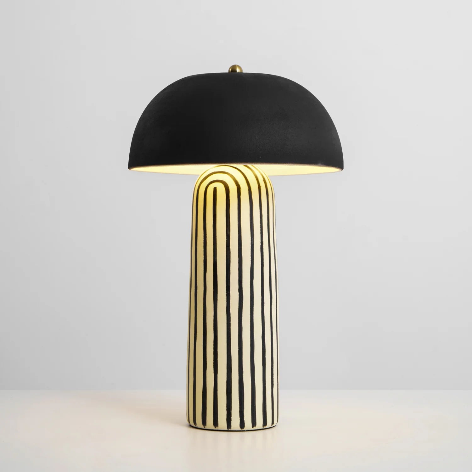 Stria Table Lamp - Yiarolight