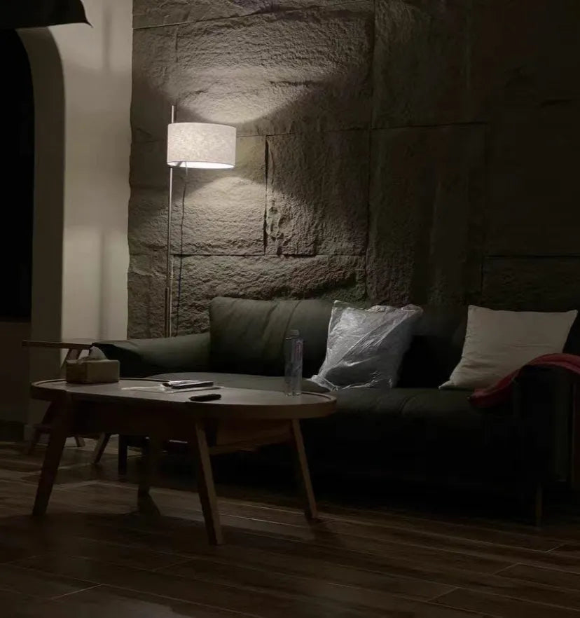 Svelte Silhouette Floor Lamp - Yiarolight