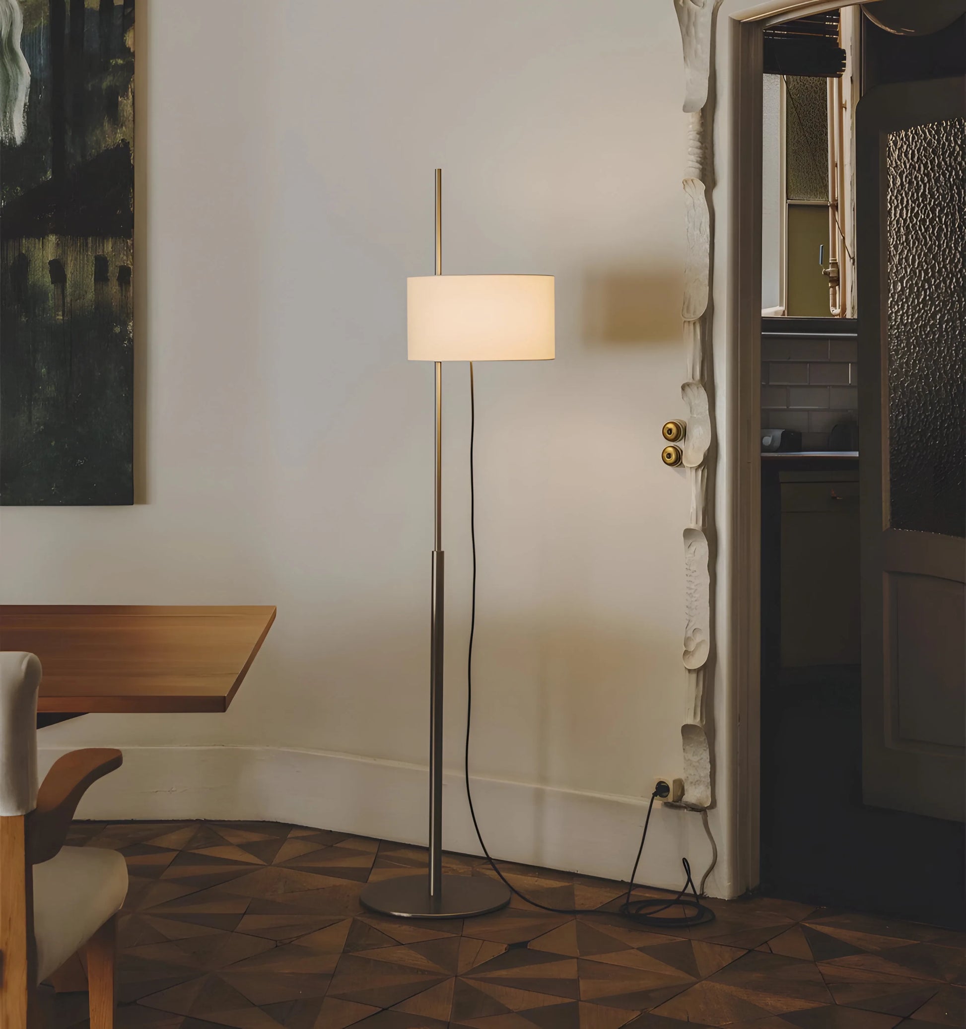 Svelte Silhouette Floor Lamp - Yiarolight
