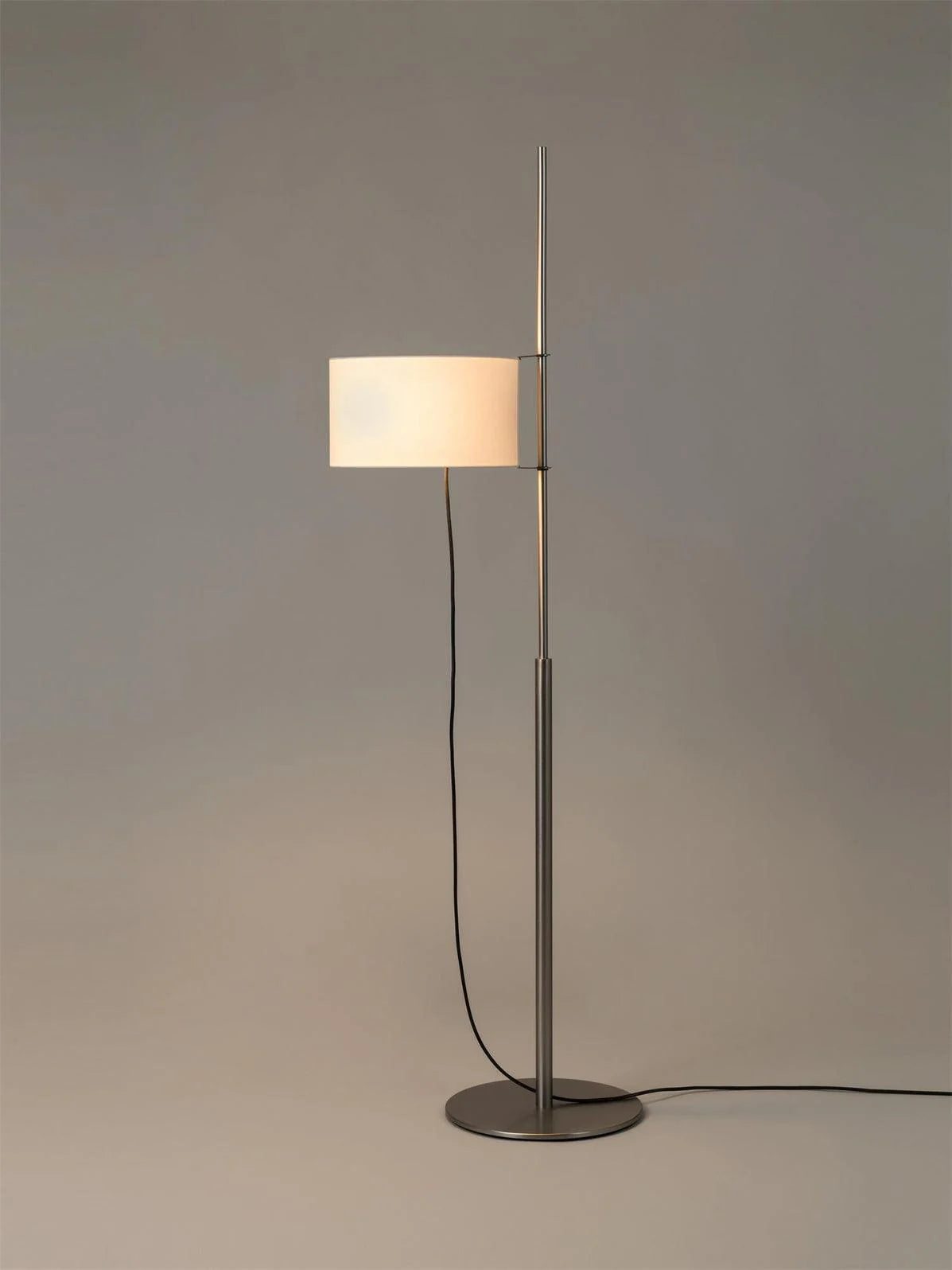 Svelte Silhouette Floor Lamp - Yiarolight