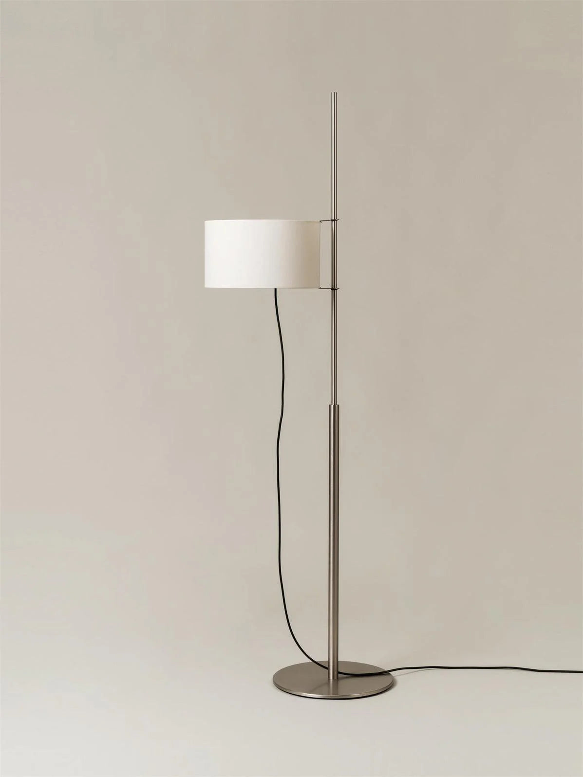 Svelte Silhouette Floor Lamp - Yiarolight