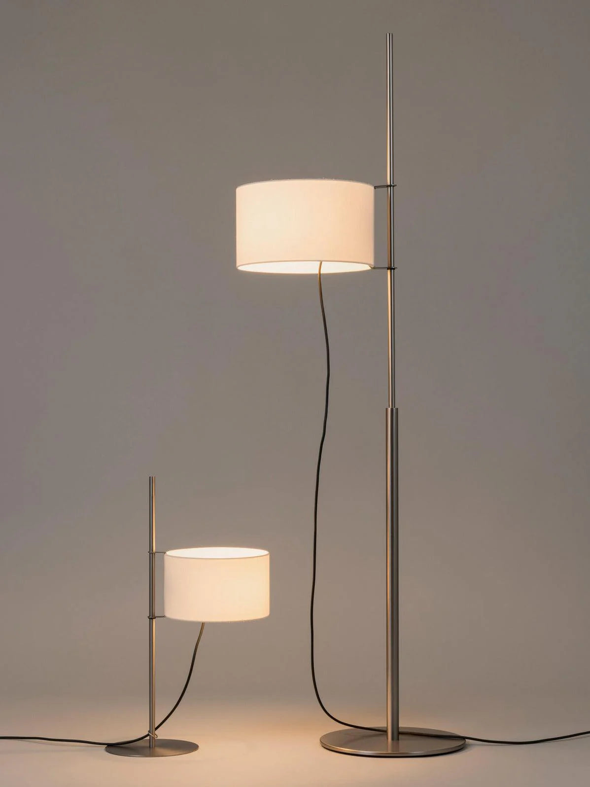 Svelte Silhouette Floor Lamp - Yiarolight