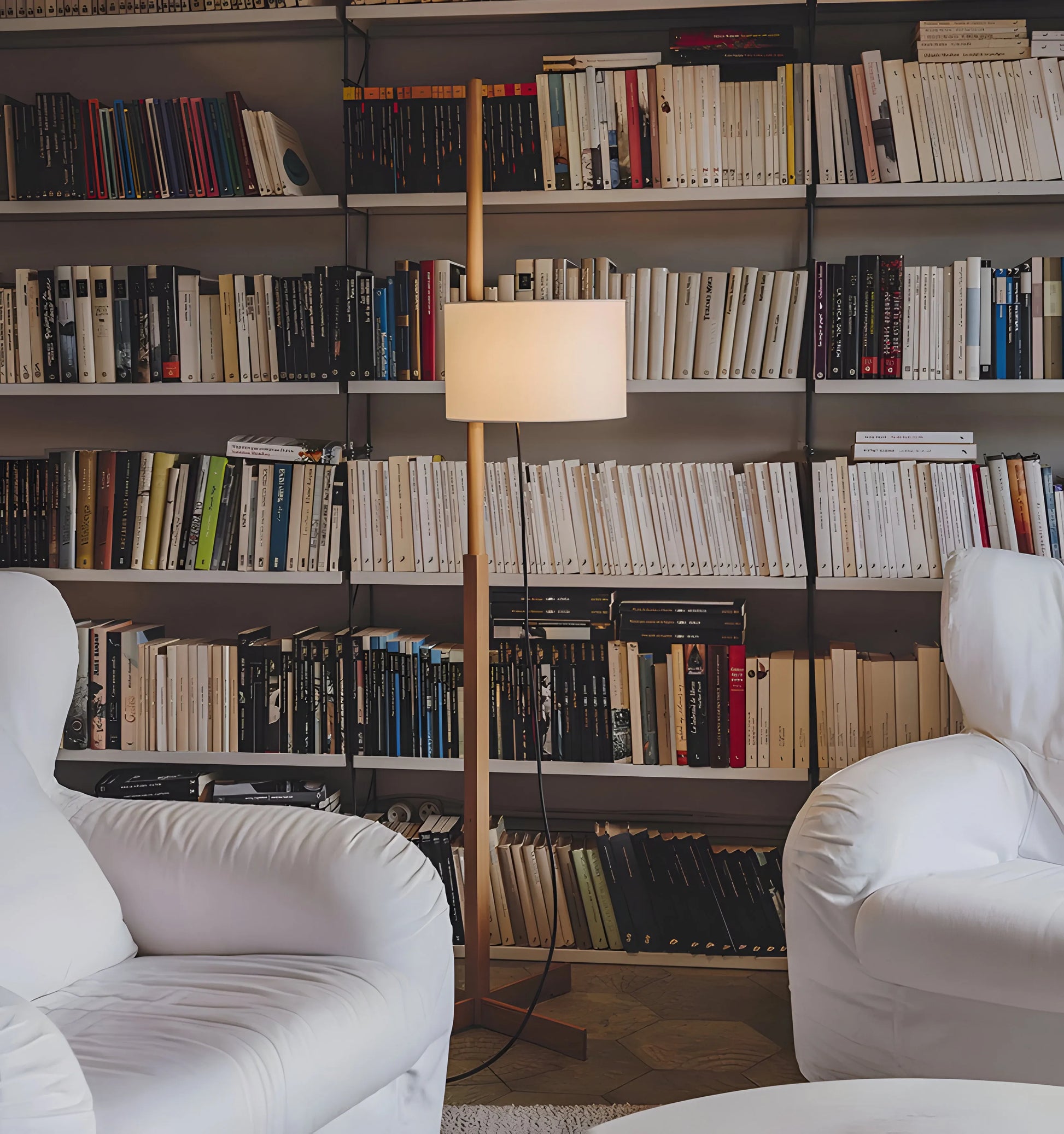 Svelte Silhouette Floor Lamp - Yiarolight