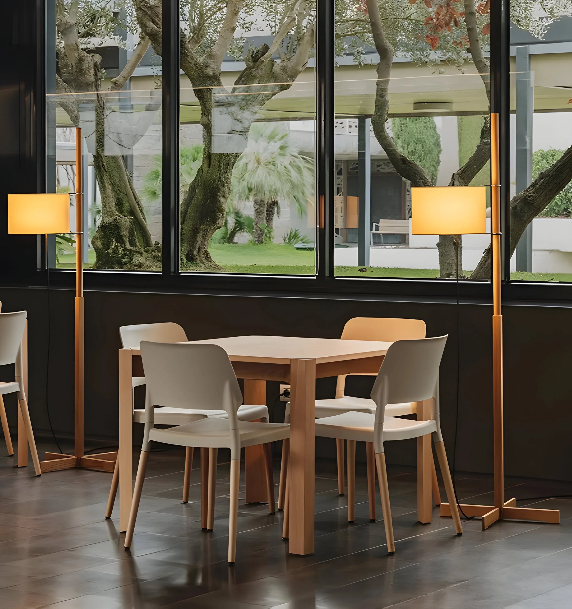Svelte Silhouette Floor Lamp - Yiarolight